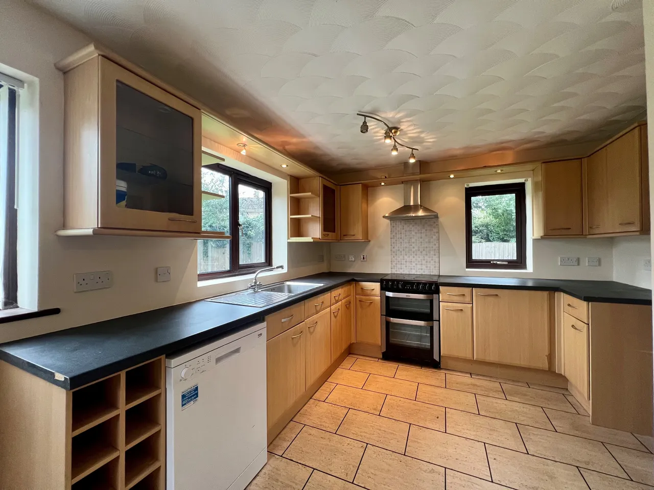 Oak Drive, Beck Row, BURY ST. EDMUNDS, photo 2