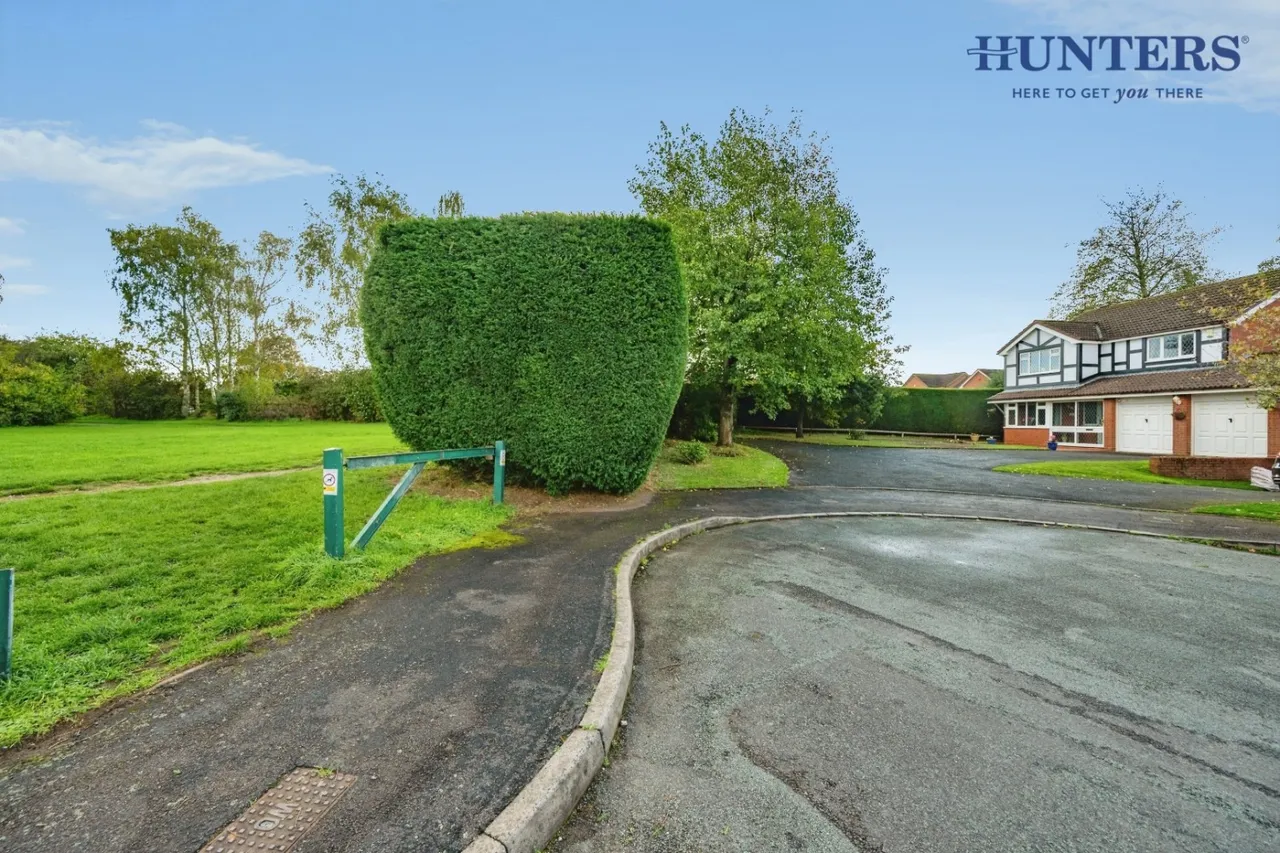 Bluebird Close, Lichfield, WS14, photo 33
