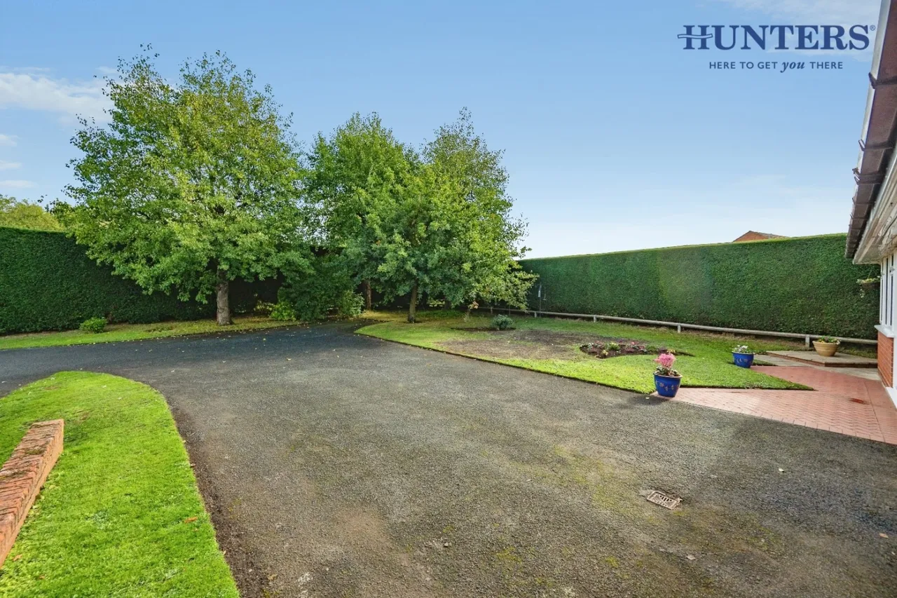 Bluebird Close, Lichfield, WS14, photo 32