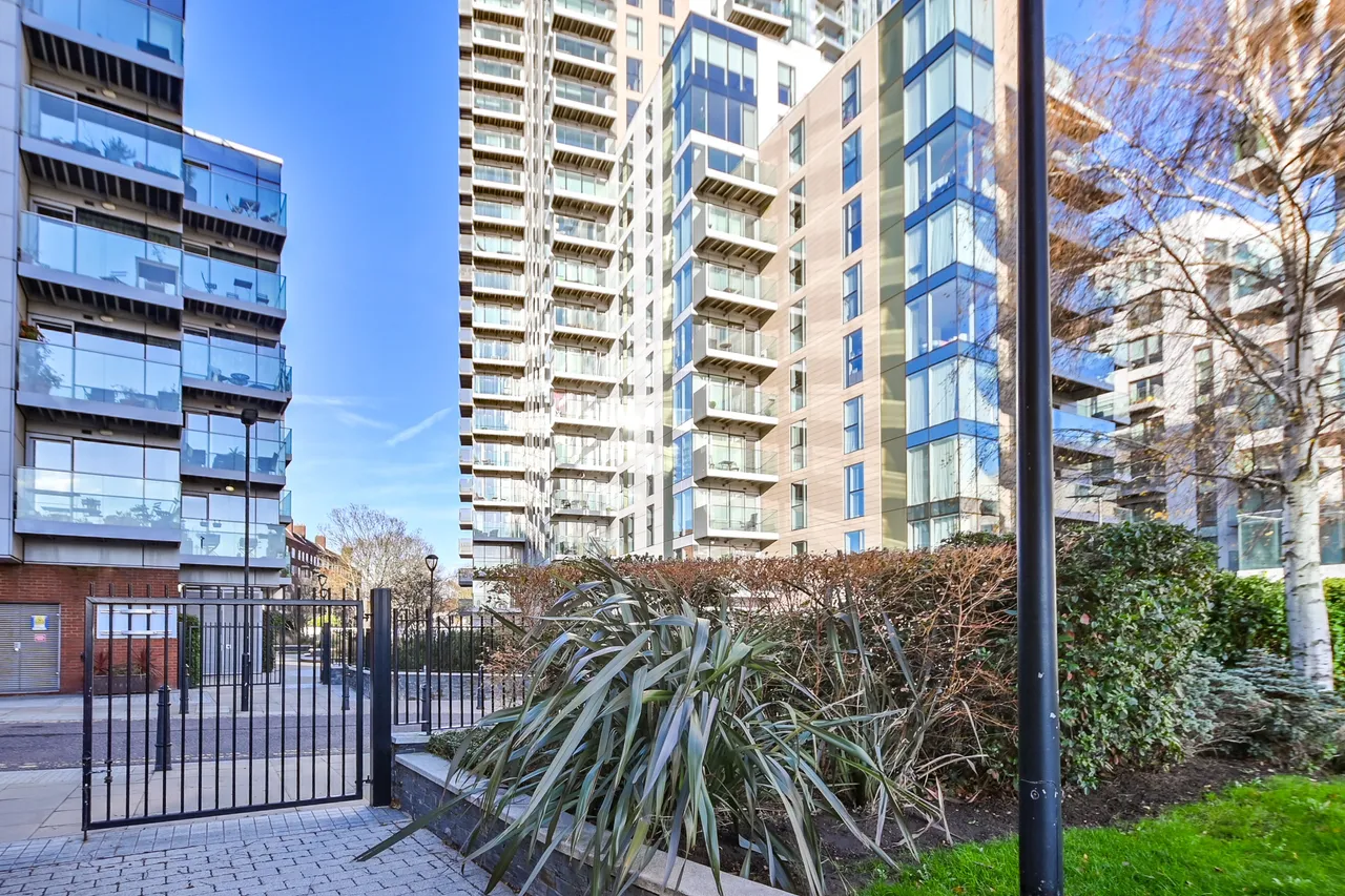 49 Skyline Apartments, Devan Grove, London, photo 12