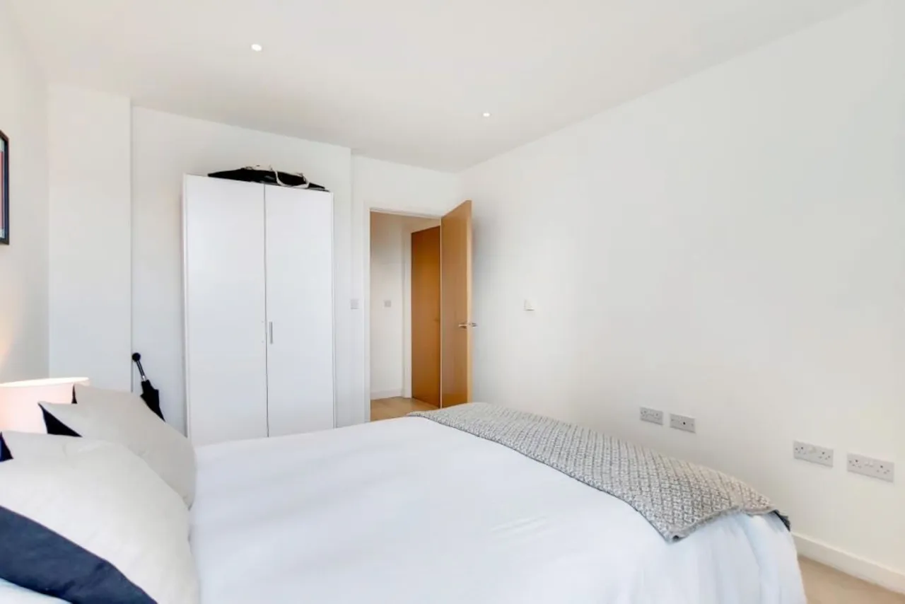 49 Skyline Apartments, Devan Grove, London, photo 4