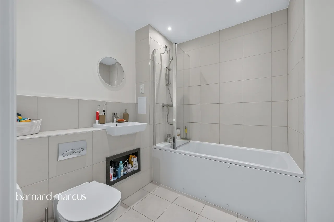 Thimble Crescent, Wallington, photo 11