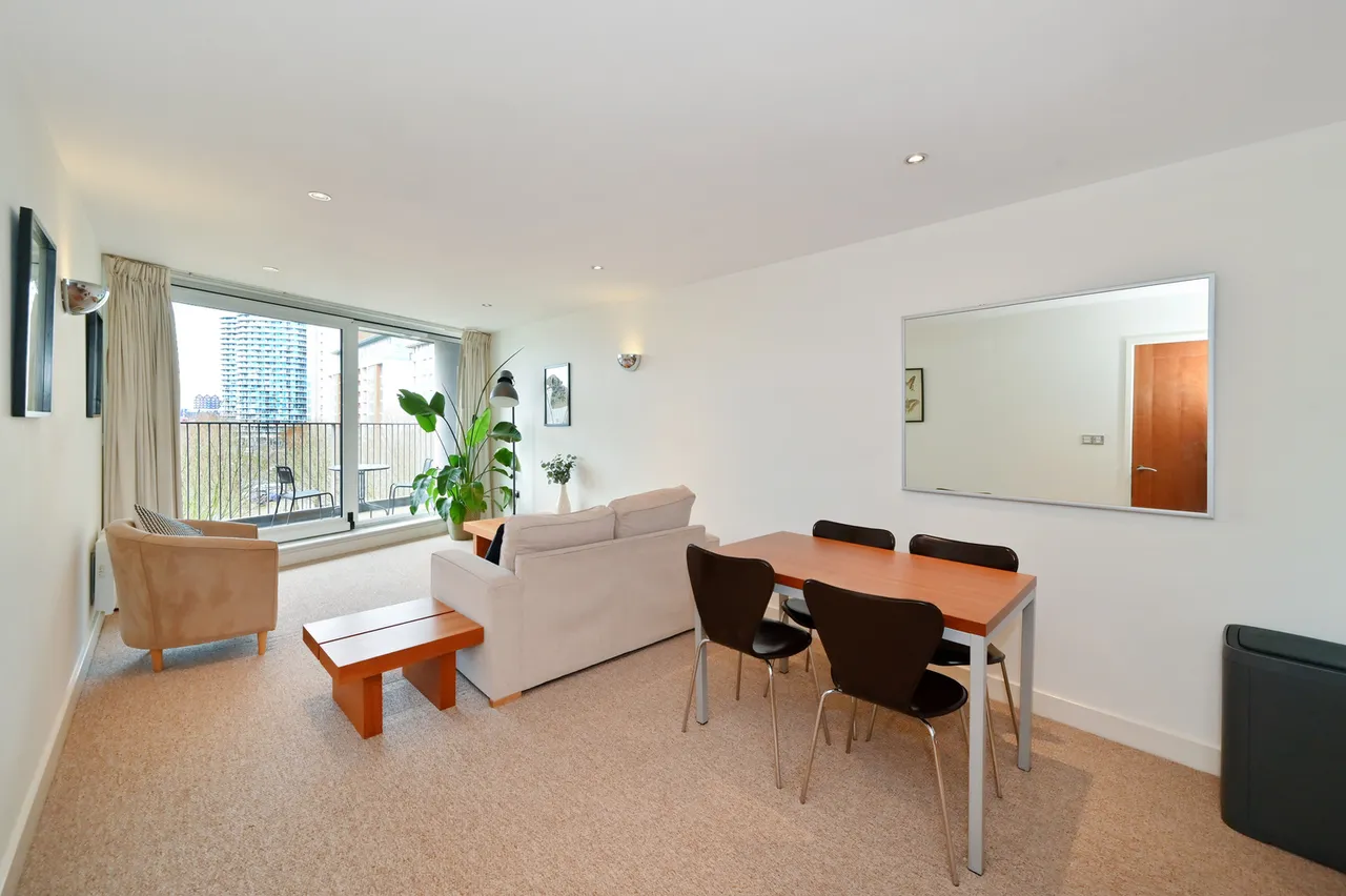 Balearic Apartments, London, E16, photo 2