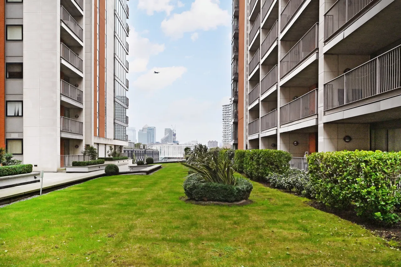 Balearic Apartments, London, E16, photo 15