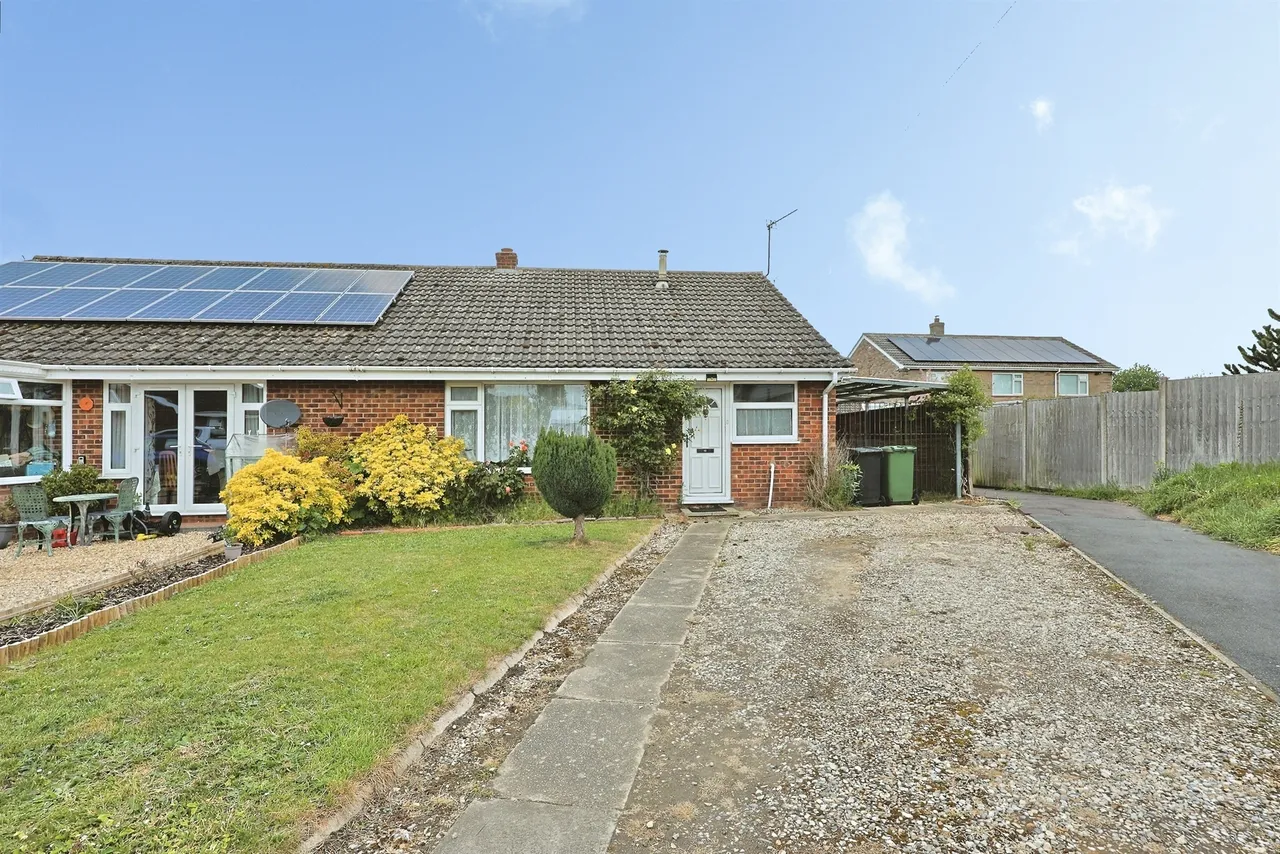 3 bed house for sale — Crosskeys Way, Mattishall, Dereham