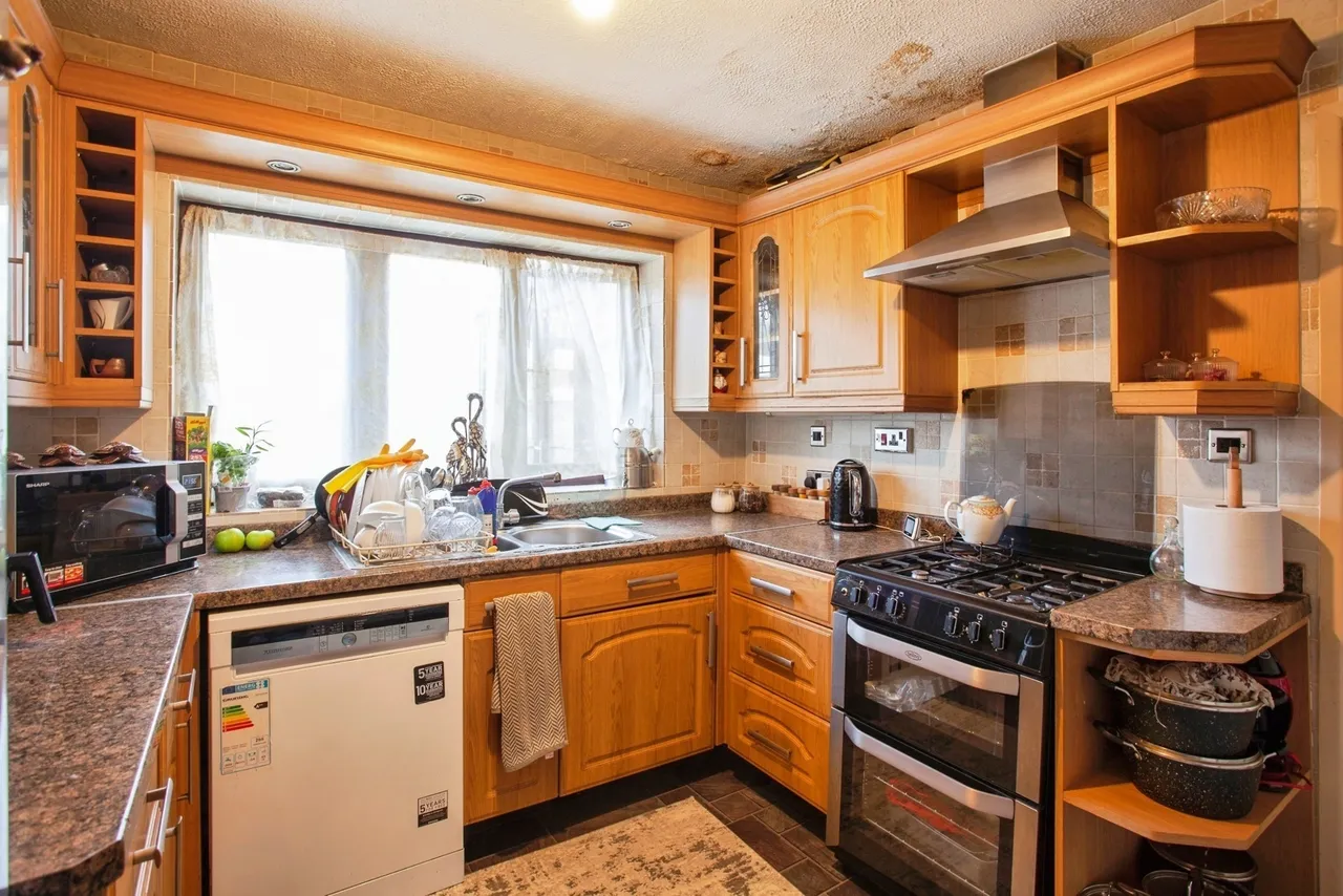Taunton Avenue, Sheffield, South Yorkshire, S9, photo 8