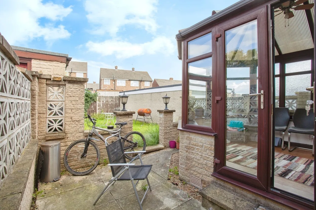 Taunton Avenue, Sheffield, South Yorkshire, S9, photo 6