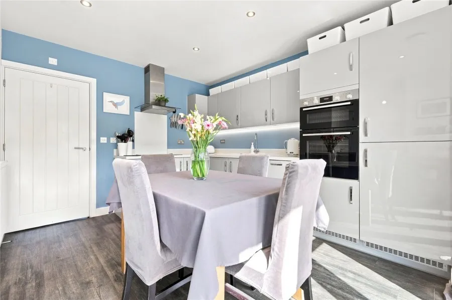 House Under Offer with 3 bedrooms in Stansted, CM24, photo 2