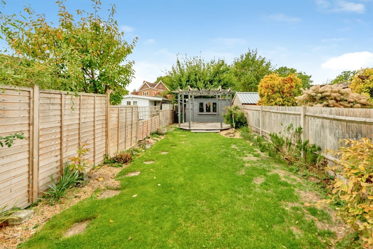 Strathmore Road, Ifield, RH11, photo 13