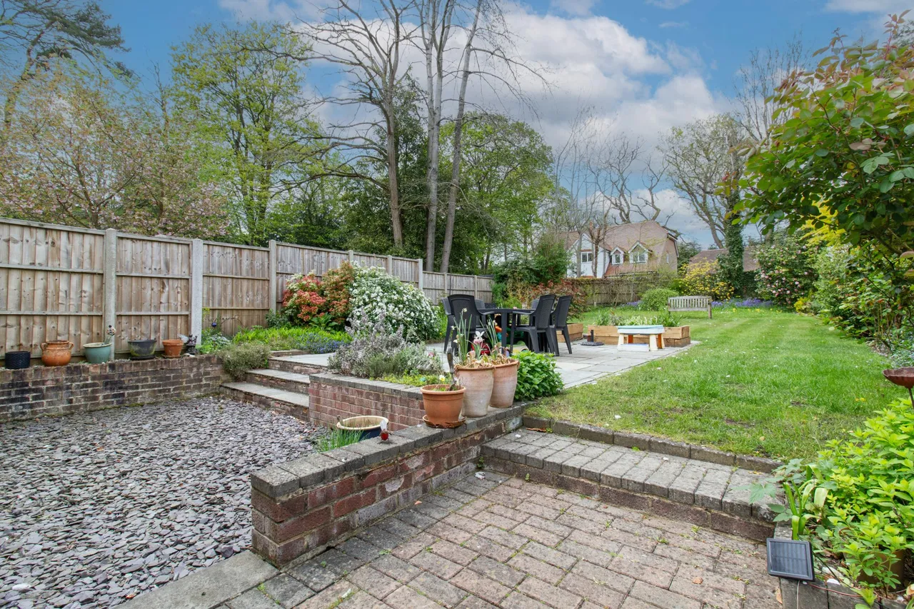 London Road, Camberley, GU15 3UZ, photo 2