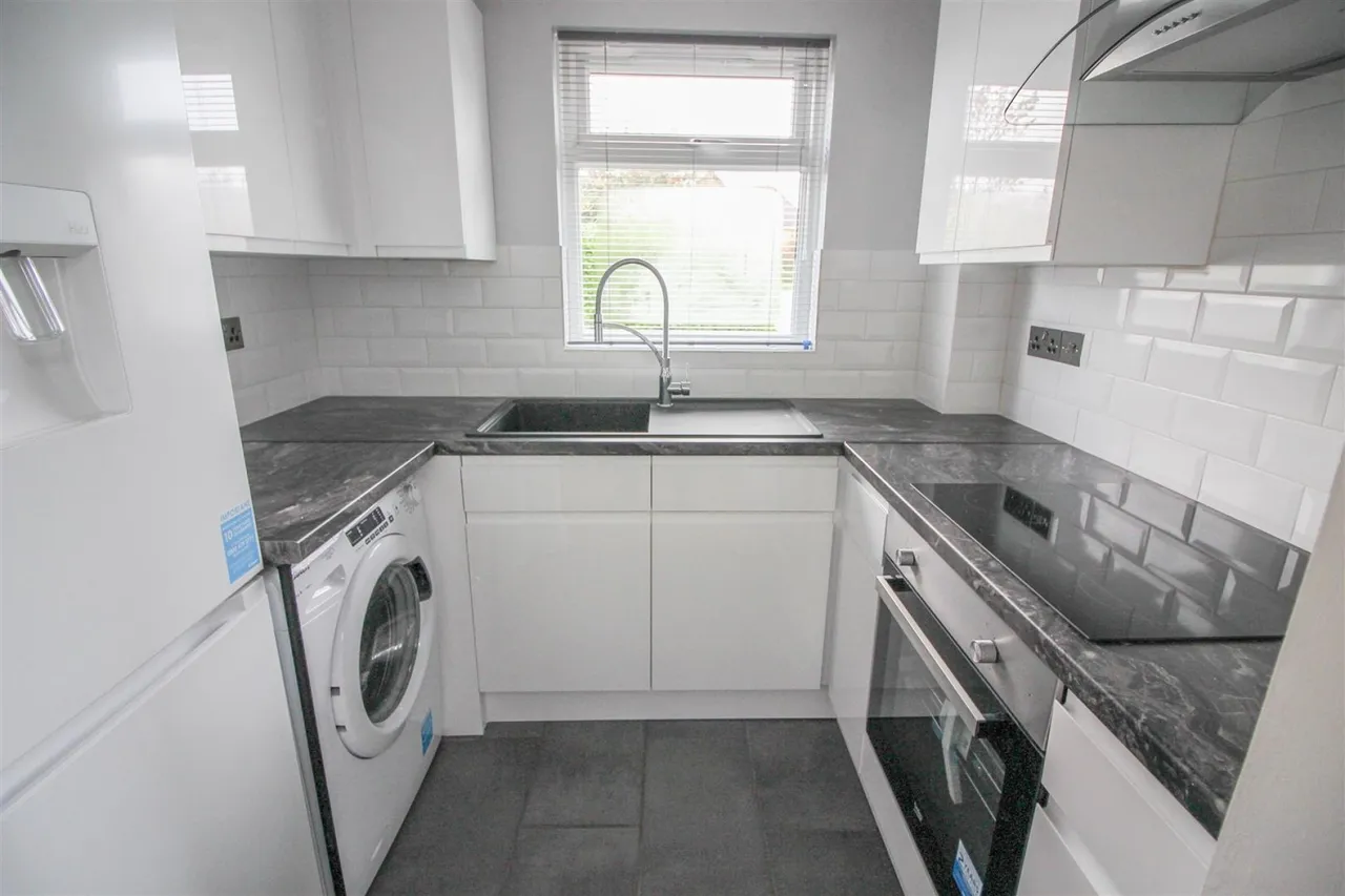 Tickenhall Drive, Church Langley, CM17, photo 2
