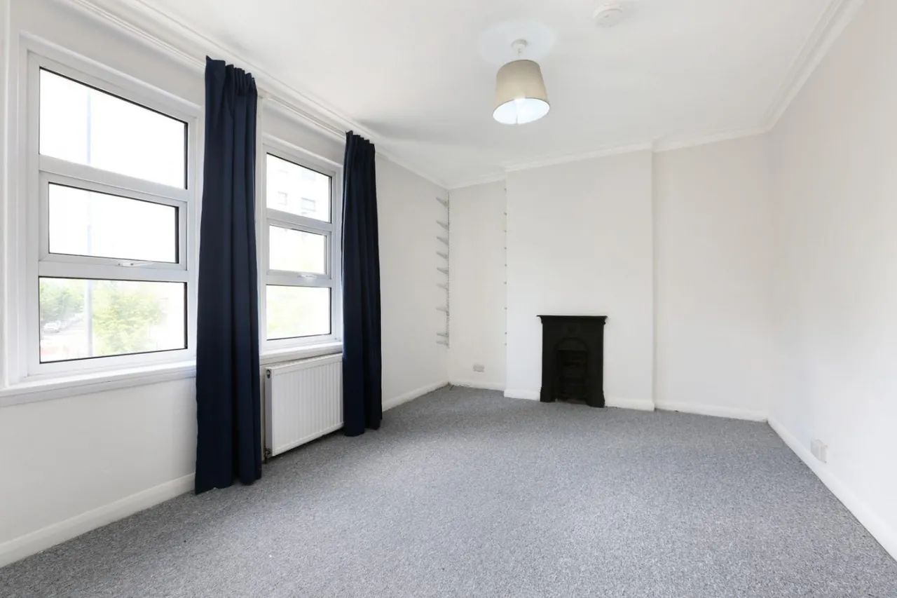2 bed flat for sale — Coldharbour Lane, London, SE5