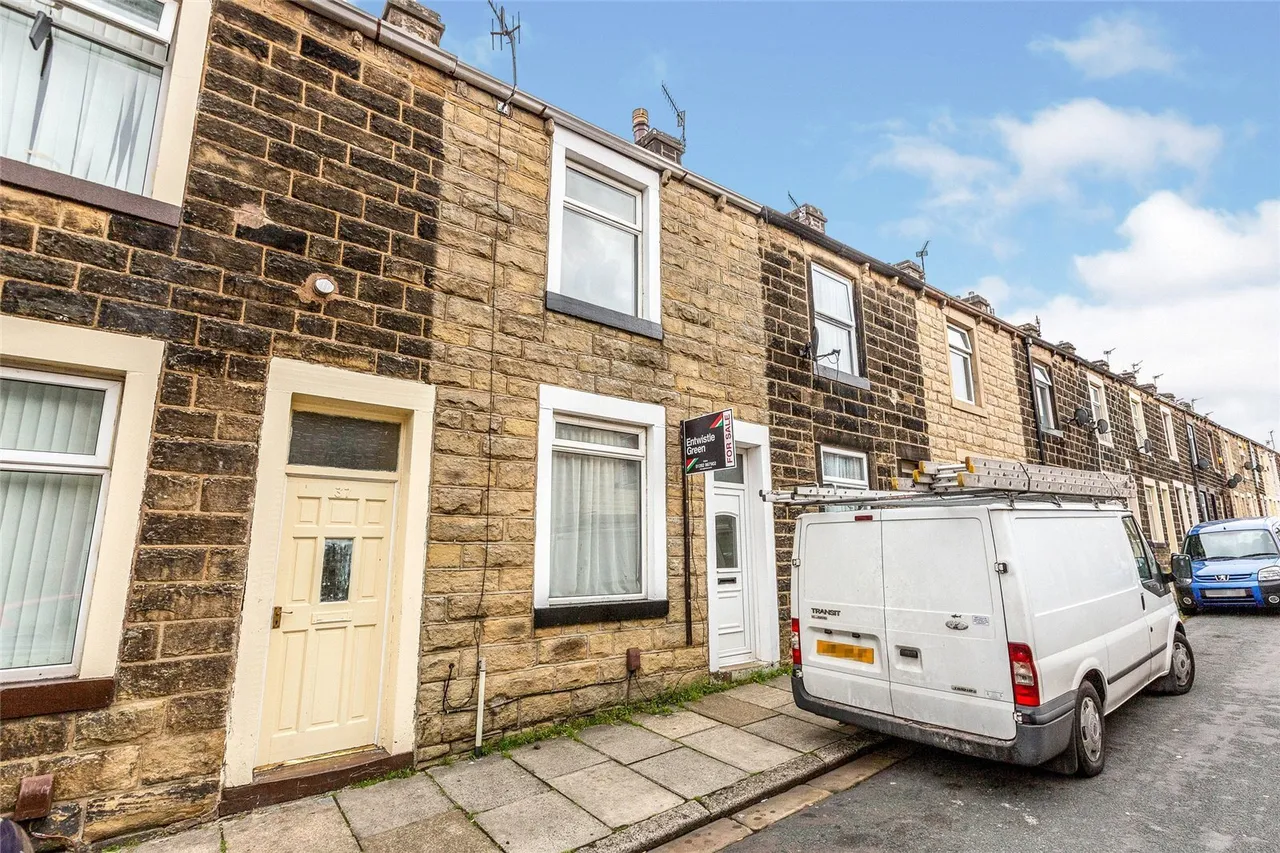 2 bed house for sale, Cleveland Street, Colne, BB8