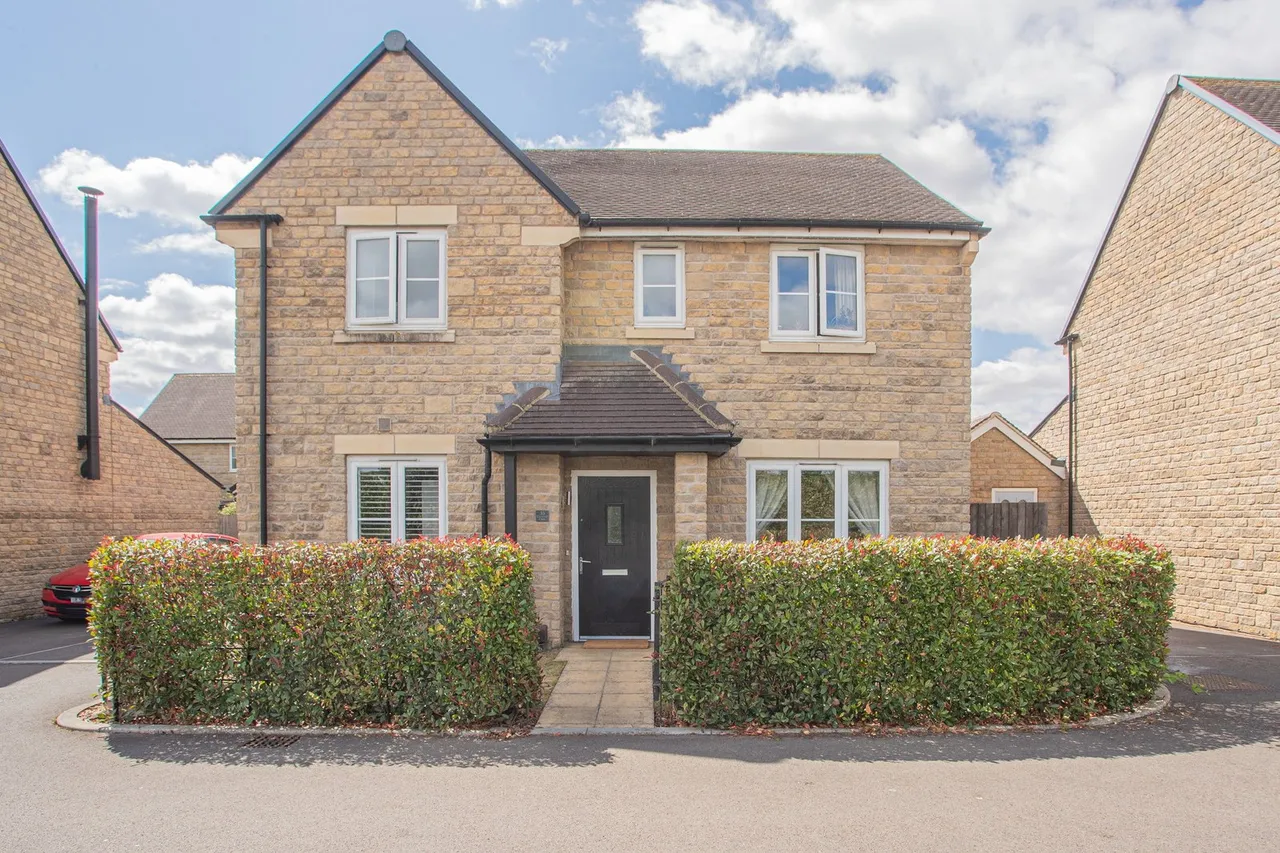 4 bed house for sale, Carnival Close, Malmesbury