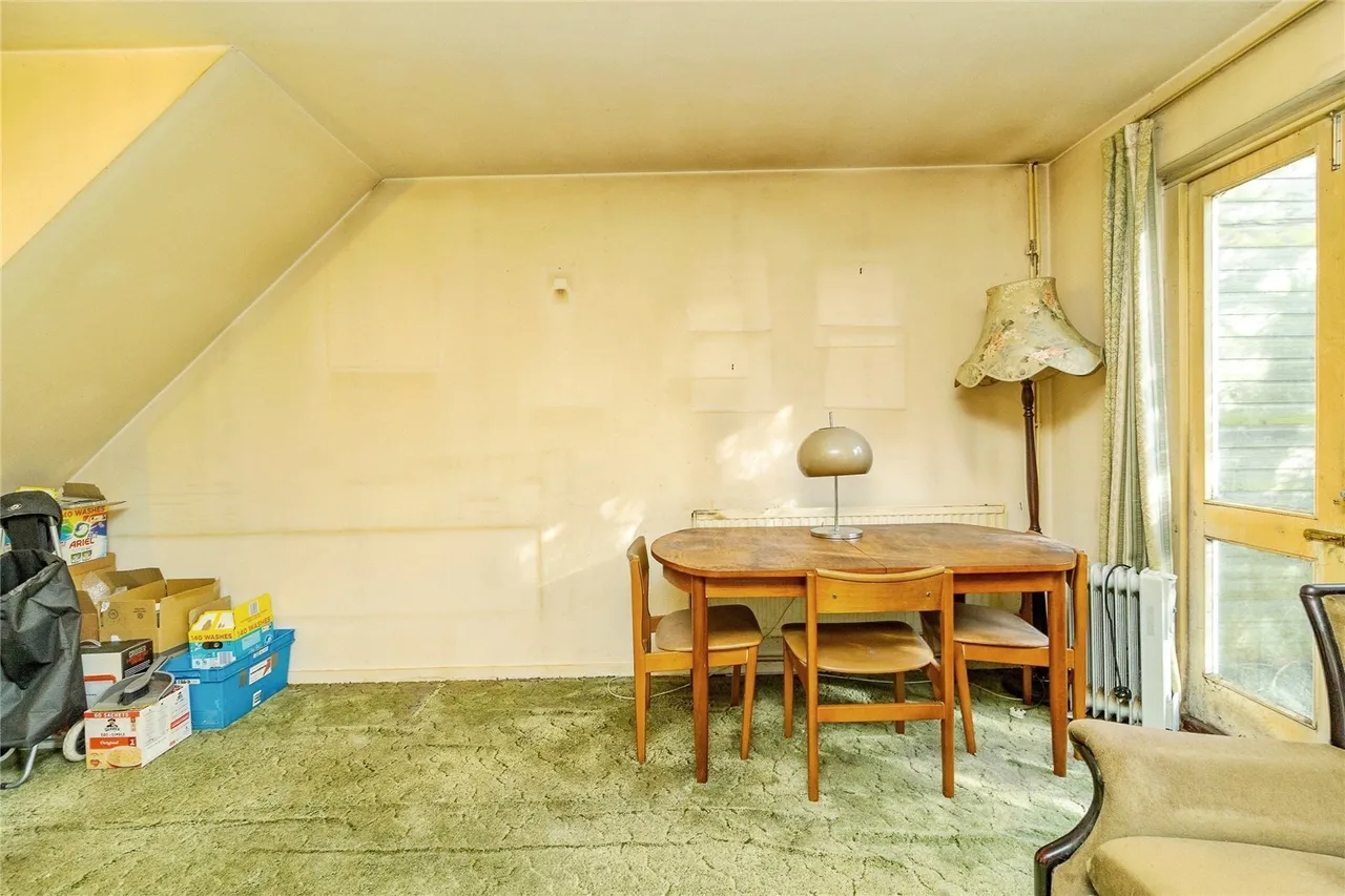 Quantock Crescent, Emerson Valley, Milton Keynes, Buckinghamshire, MK4, photo 9