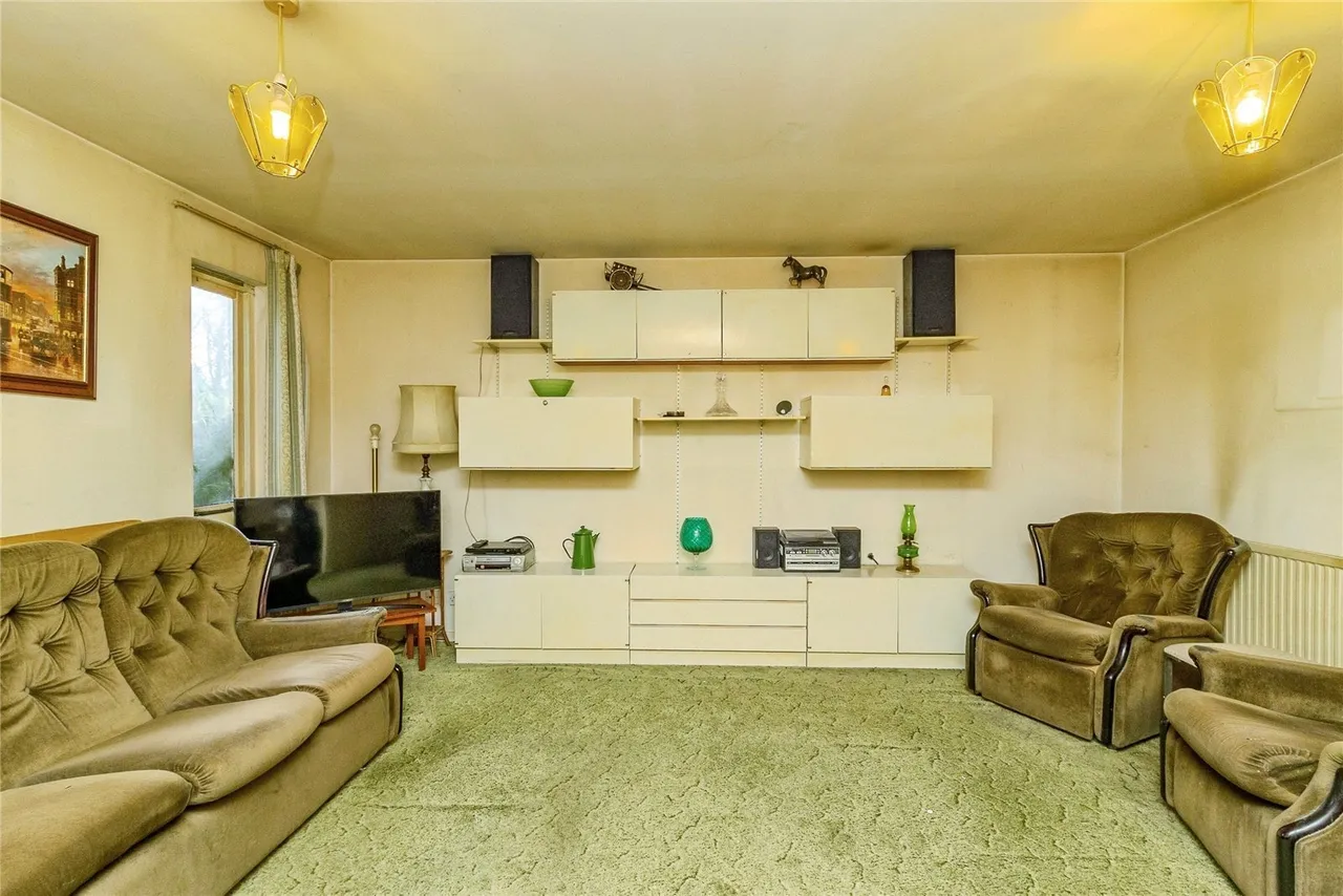 Quantock Crescent, Emerson Valley, Milton Keynes, Buckinghamshire, MK4, photo 4
