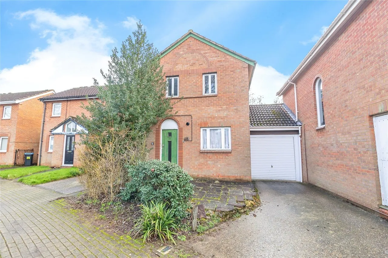3 bed house for sale — Quantock Crescent, Emerson Valley, Milton Keynes, Buckinghamshire, MK4