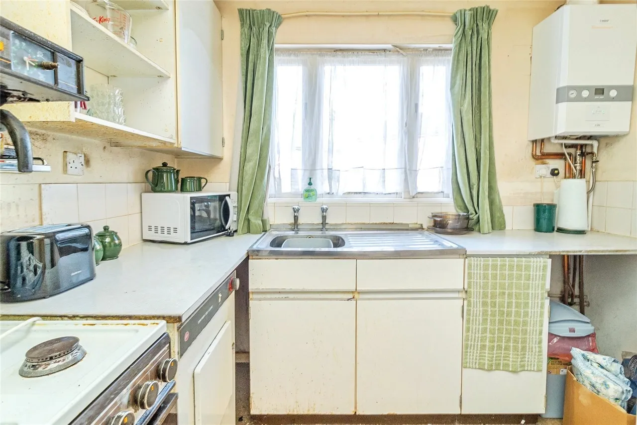 Quantock Crescent, Emerson Valley, Milton Keynes, Buckinghamshire, MK4, photo 5