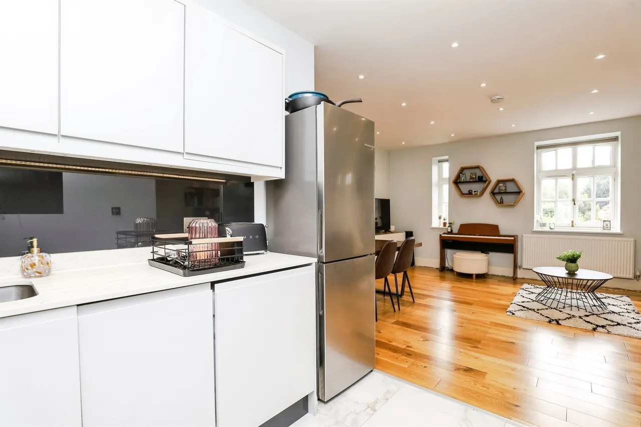 Syresham Gardens, Haywards Heath, RH16, photo 13