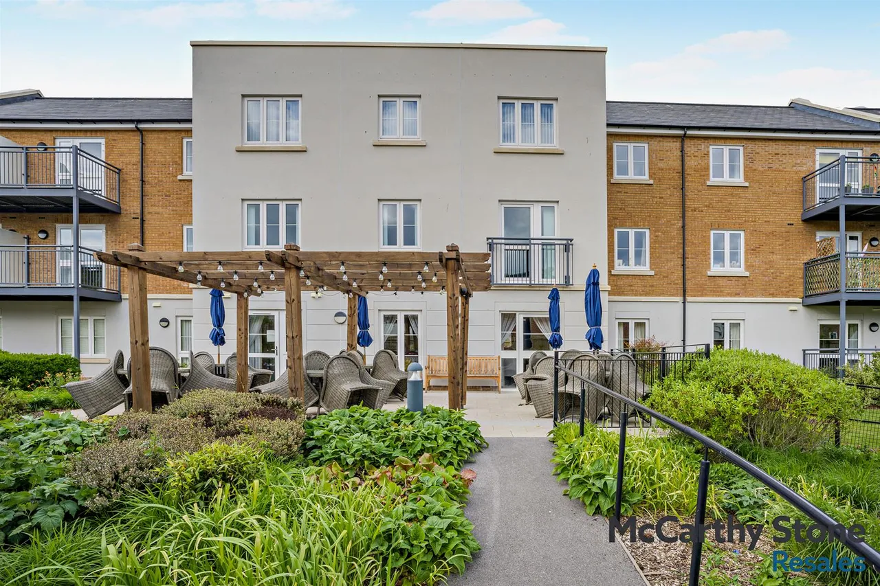 1 bed flat for sale, London Road, Dorchester, DT1