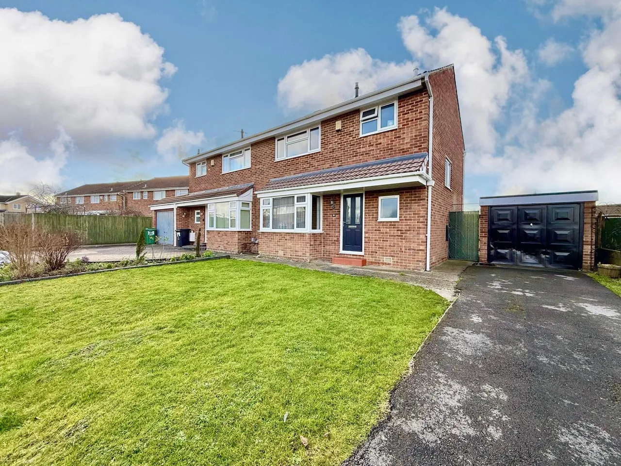 3 bed house for sale — Chalford Avenue, Swindon, Wiltshire, SN3 3NU