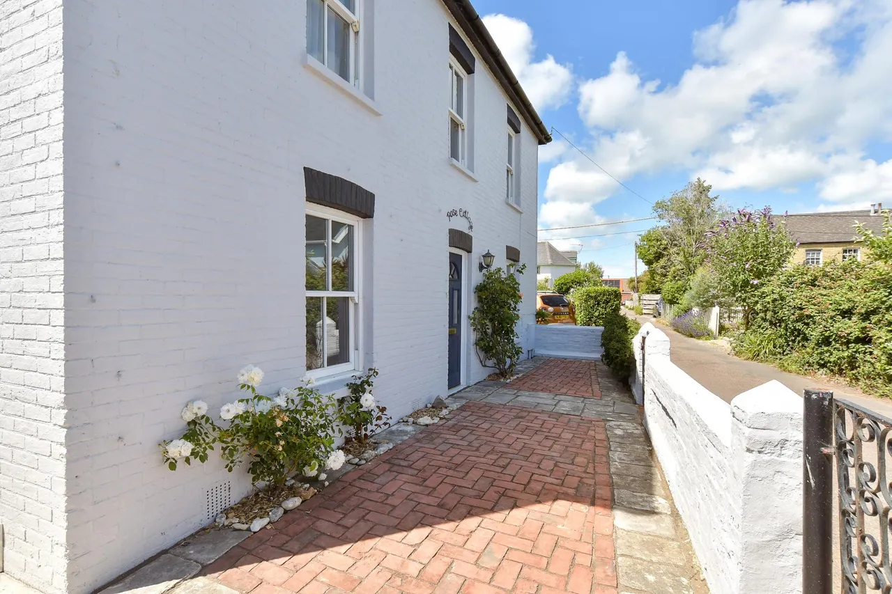 Bembridge, PO35, photo 11