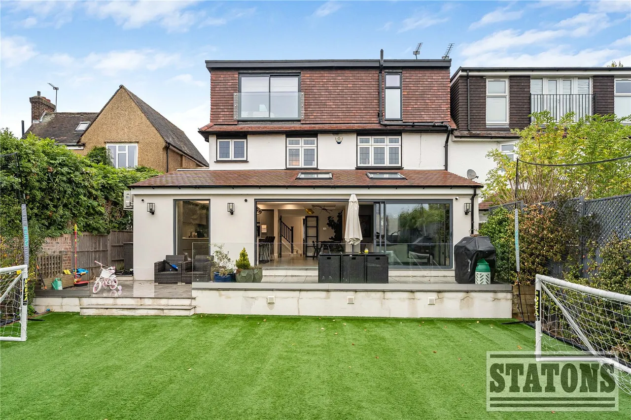 Friary Road, North Finchley, N12, photo 32