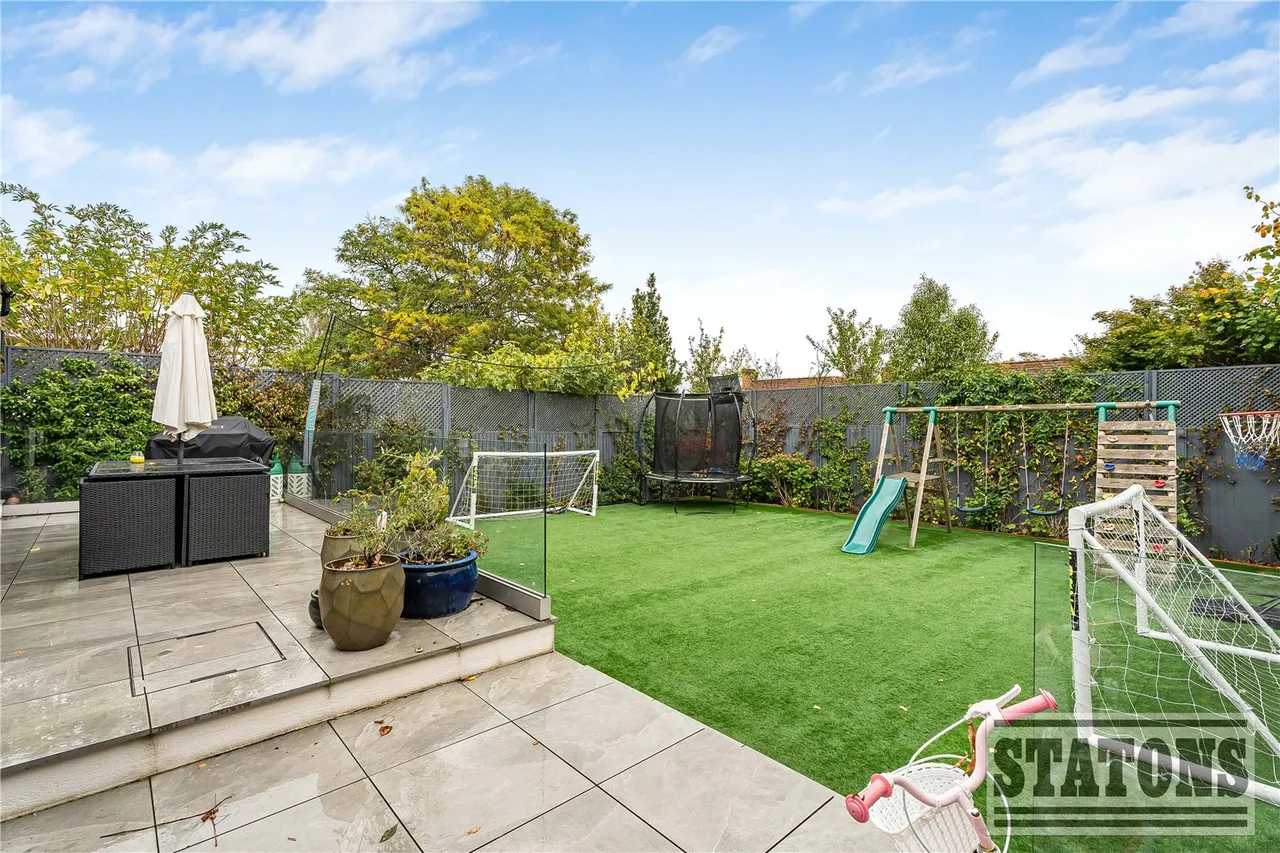 Friary Road, North Finchley, N12, photo 30