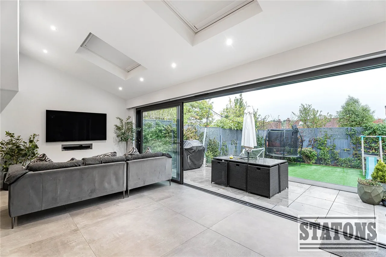Friary Road, North Finchley, N12, photo 9