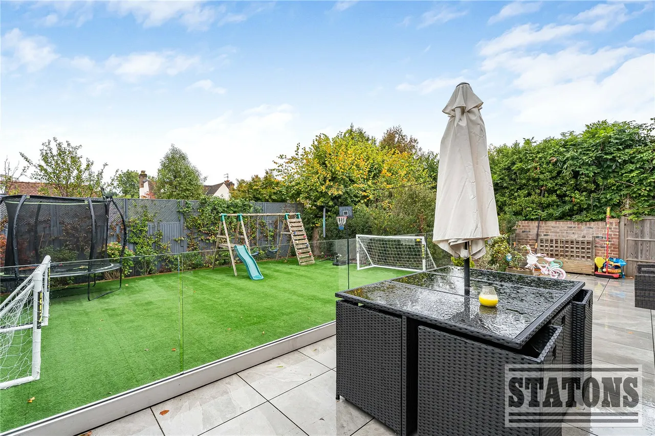 Friary Road, North Finchley, N12, photo 31