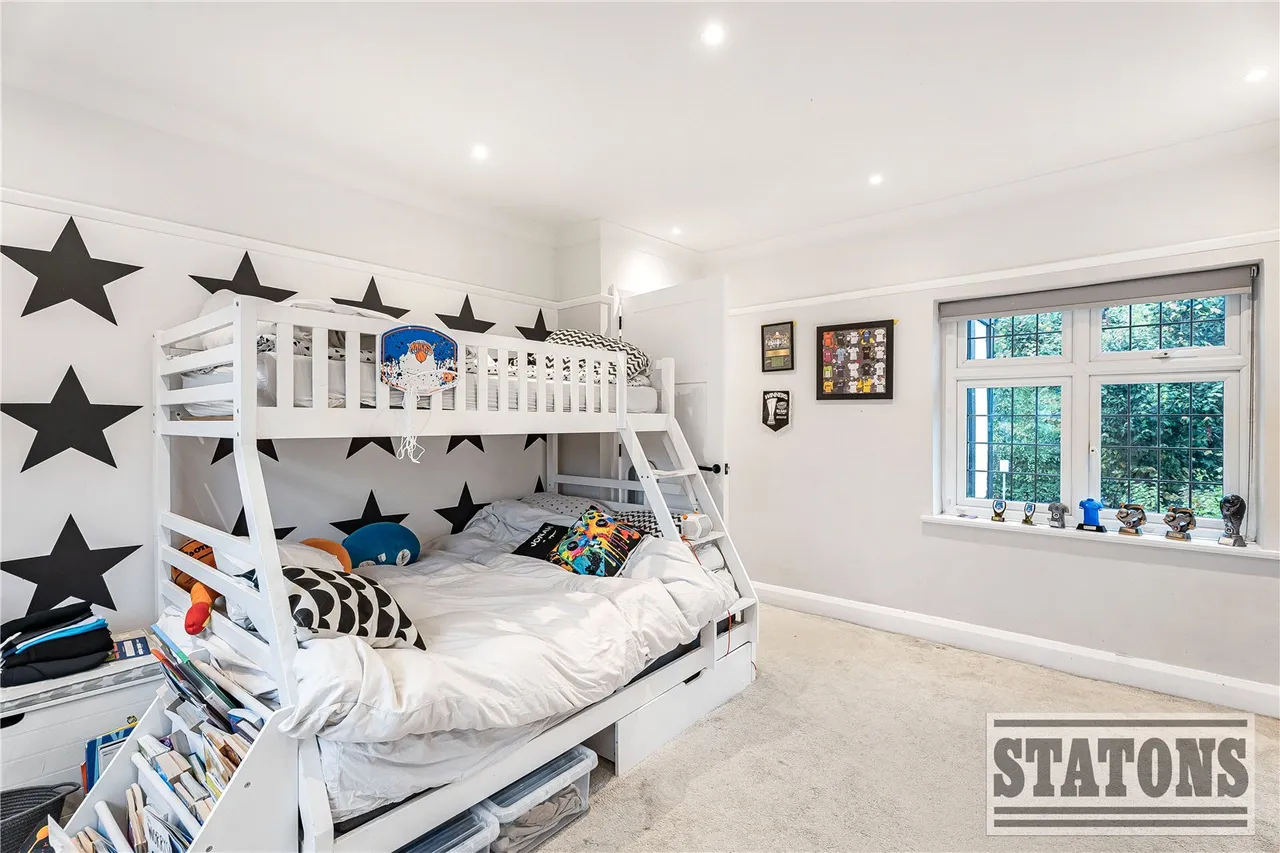 Friary Road, North Finchley, N12, photo 18