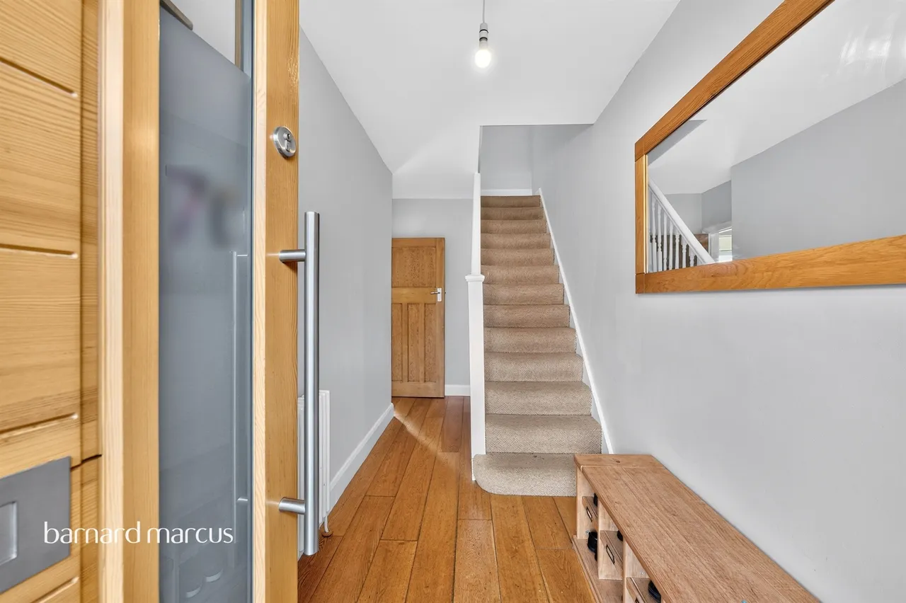 Albury Road, Merstham, RH1, photo 2