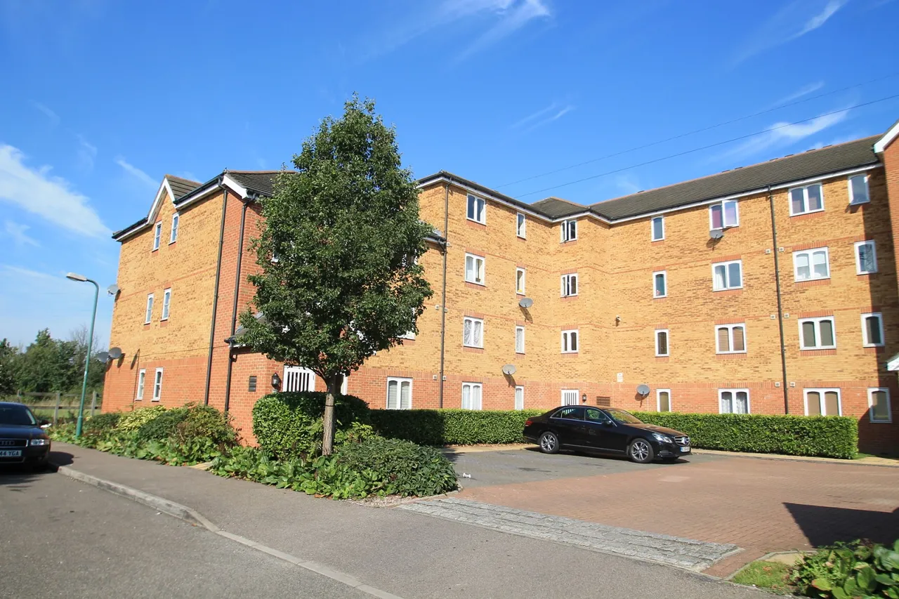 Dunlop Close, Dartford, photo 6