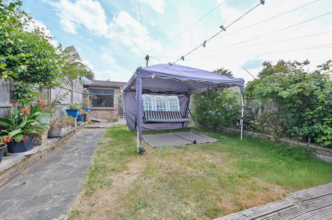 Watford, WD18, photo 15
