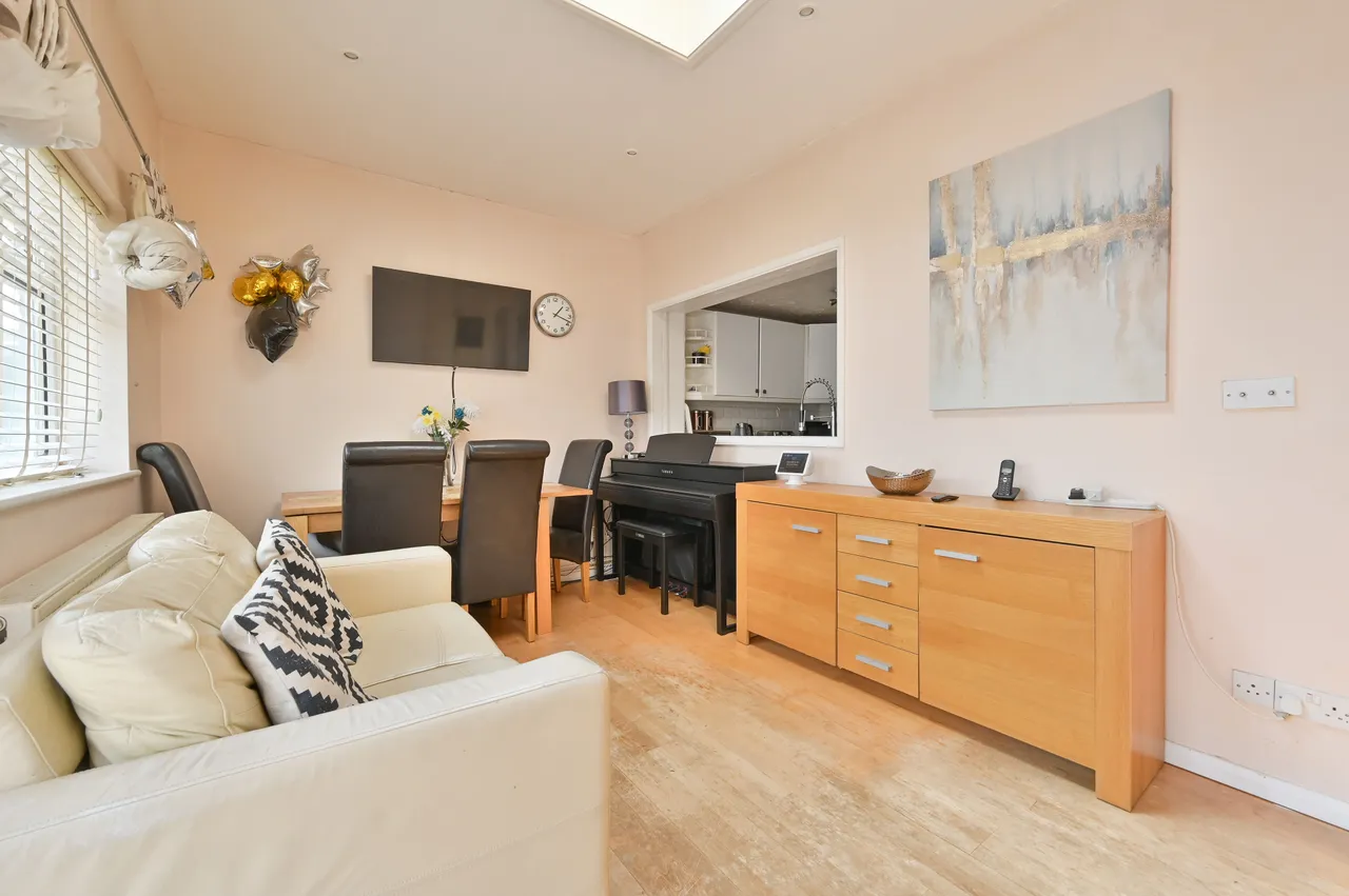 Watford, WD18, photo 6