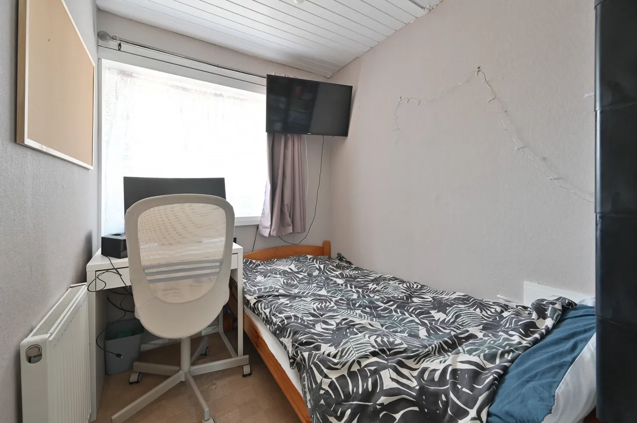 Watford, WD18, photo 12