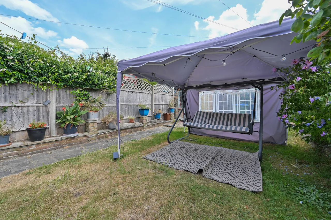 Watford, WD18, photo 16