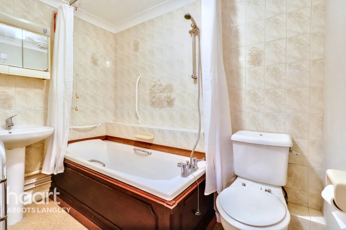 The Crescent, Abbots Langley, WD5, photo 7