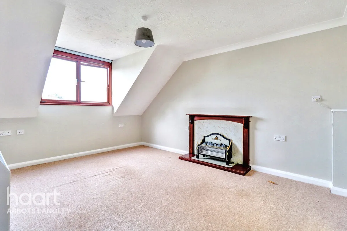 The Crescent, Abbots Langley, WD5, photo 3