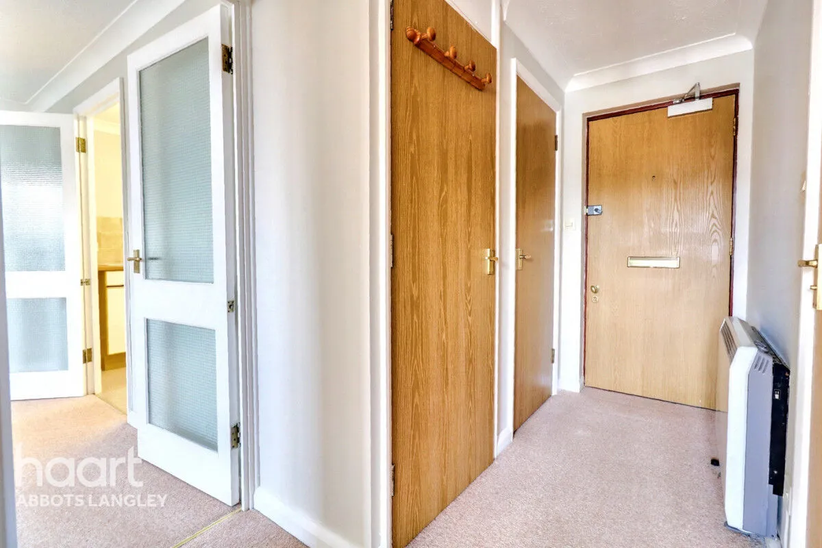 The Crescent, Abbots Langley, WD5, photo 2