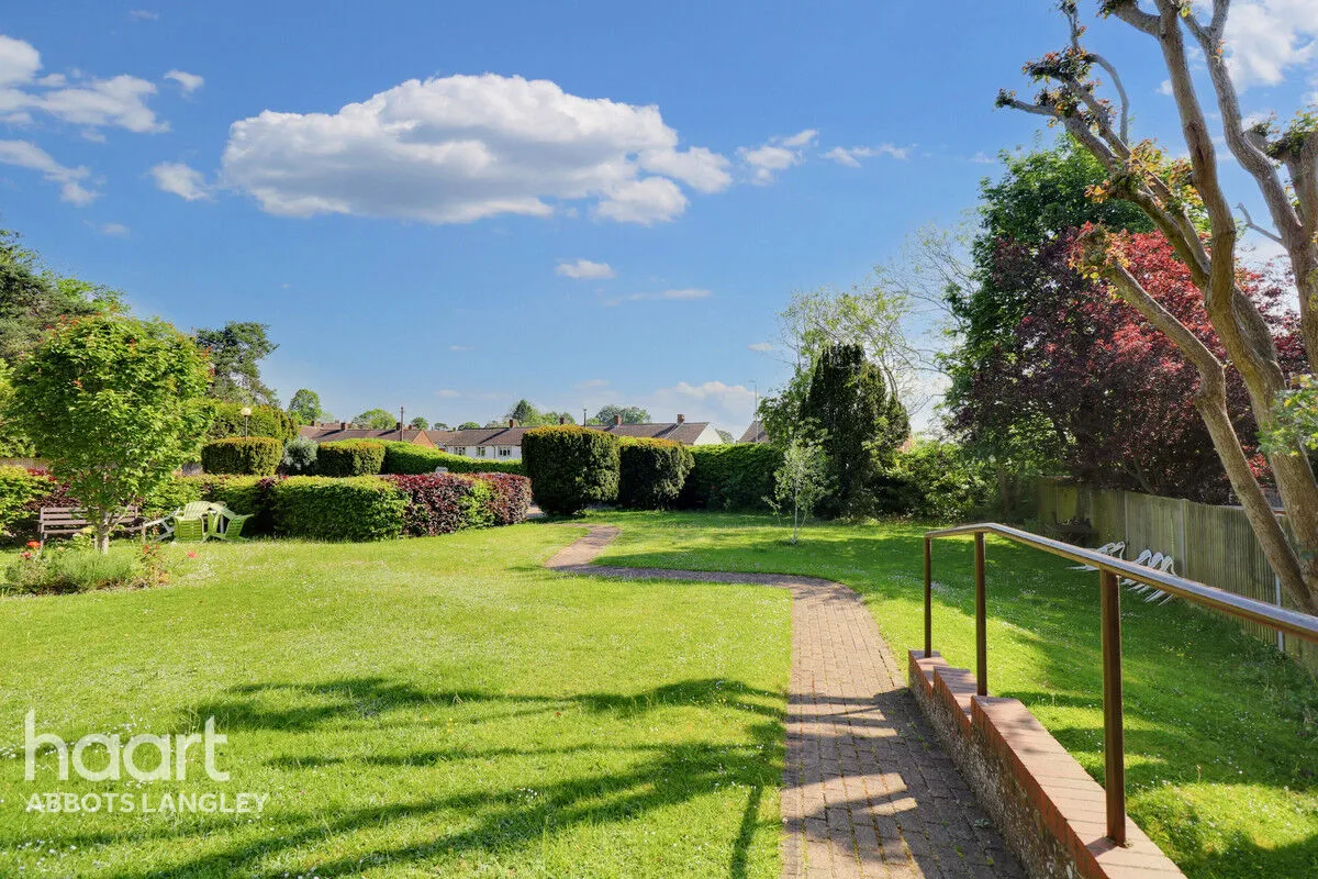 The Crescent, Abbots Langley, WD5, photo 9
