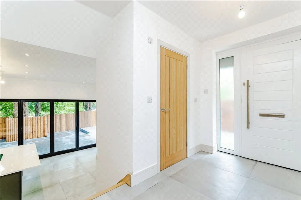 Oaklands Gardens, Kenley, CR8, photo 6