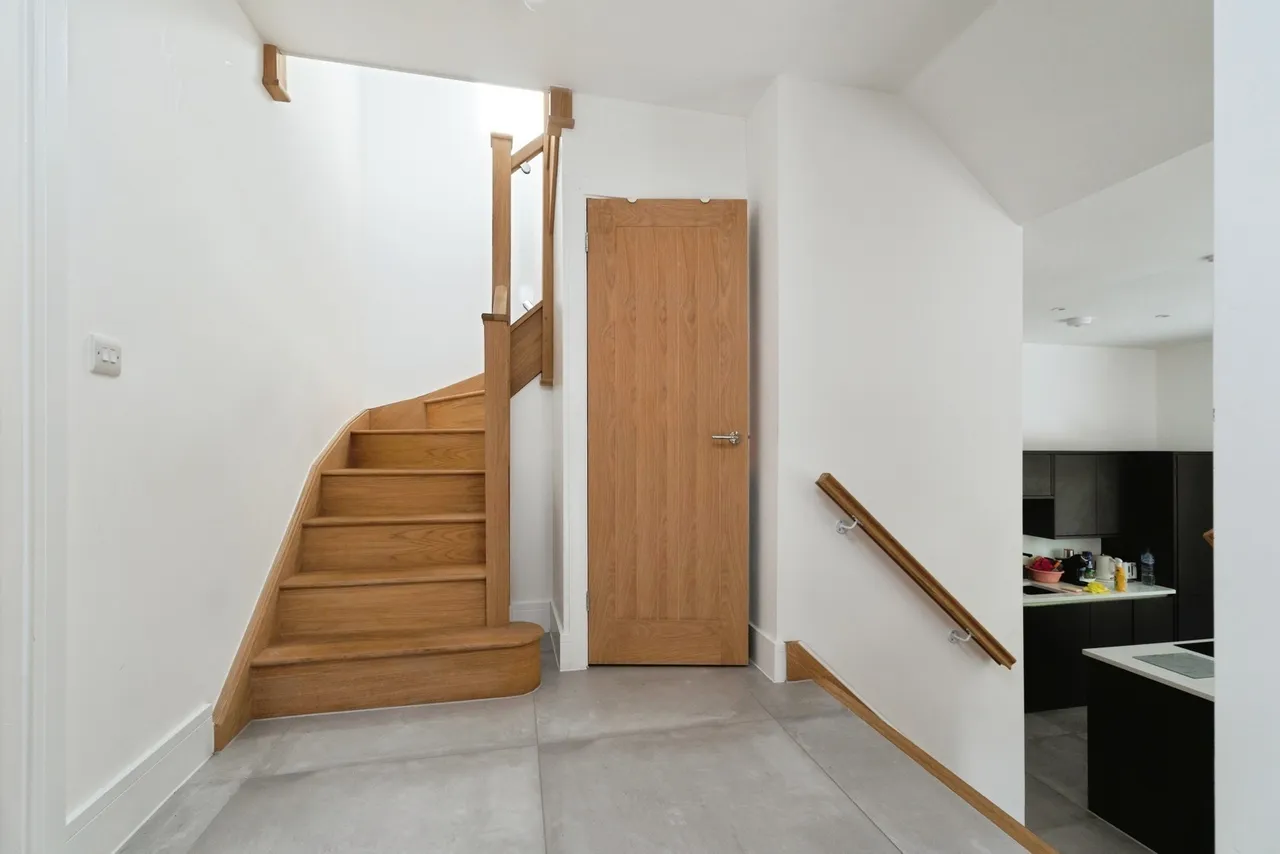 Oaklands Gardens, Kenley, CR8, photo 17