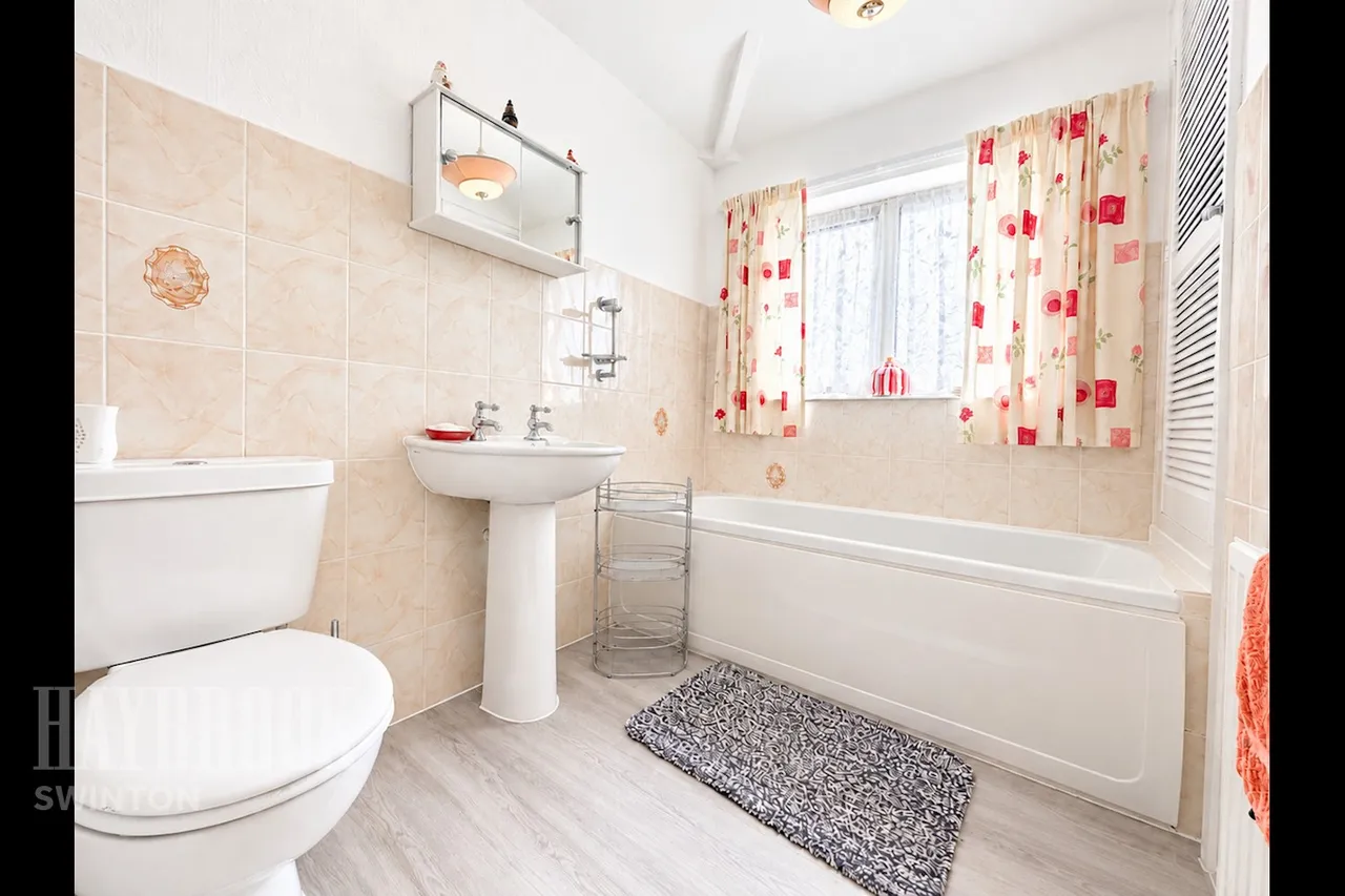 Fitzwilliam Avenue, Wath-Upon-Dearne, photo 17