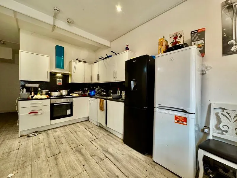 Stockwood Crescent, Luton LU1 3SS, photo 3