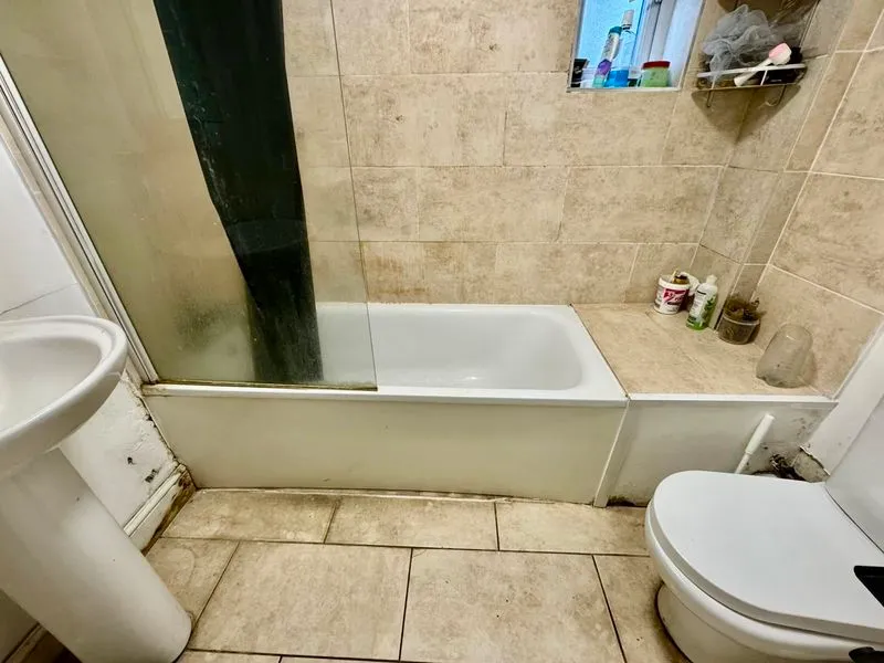 Stockwood Crescent, Luton LU1 3SS, photo 6