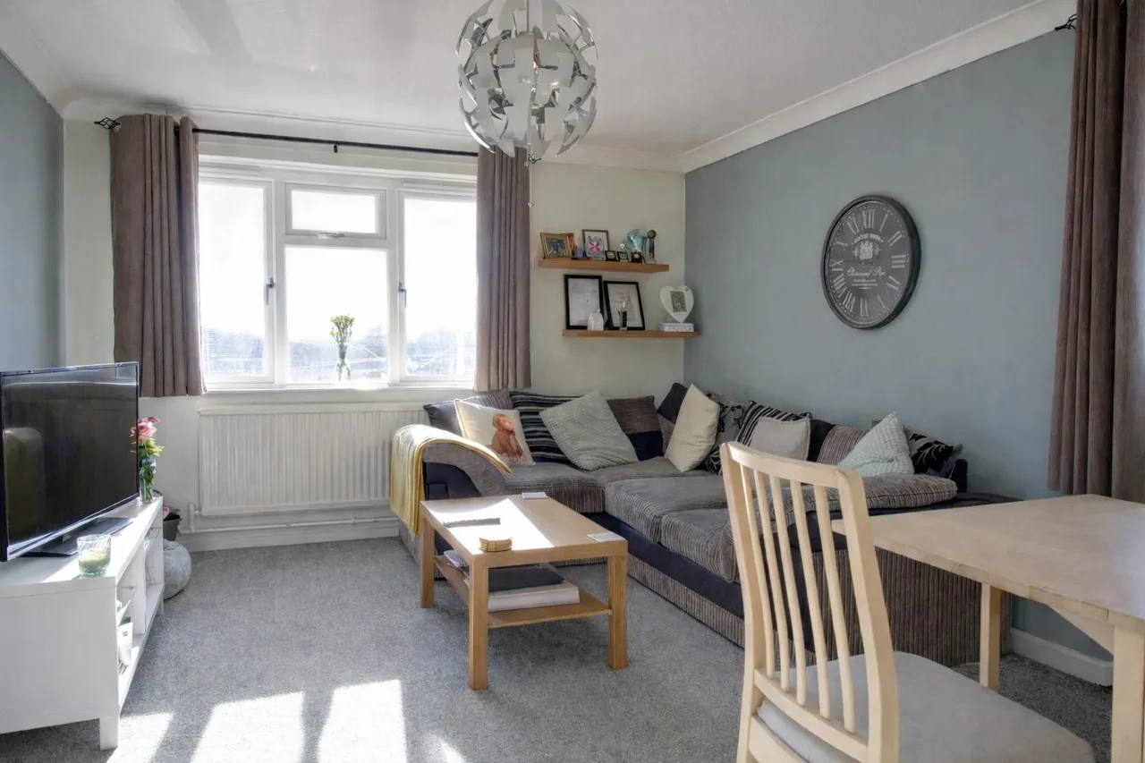 Sleets Road, Broadbridge Heath, RH12, photo 3