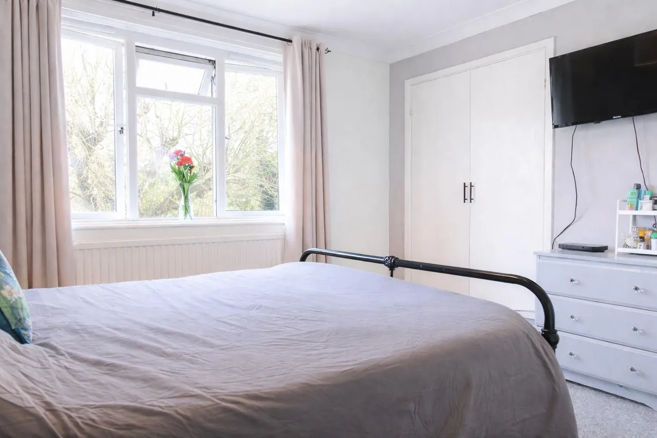 Sleets Road, Broadbridge Heath, RH12, photo 8