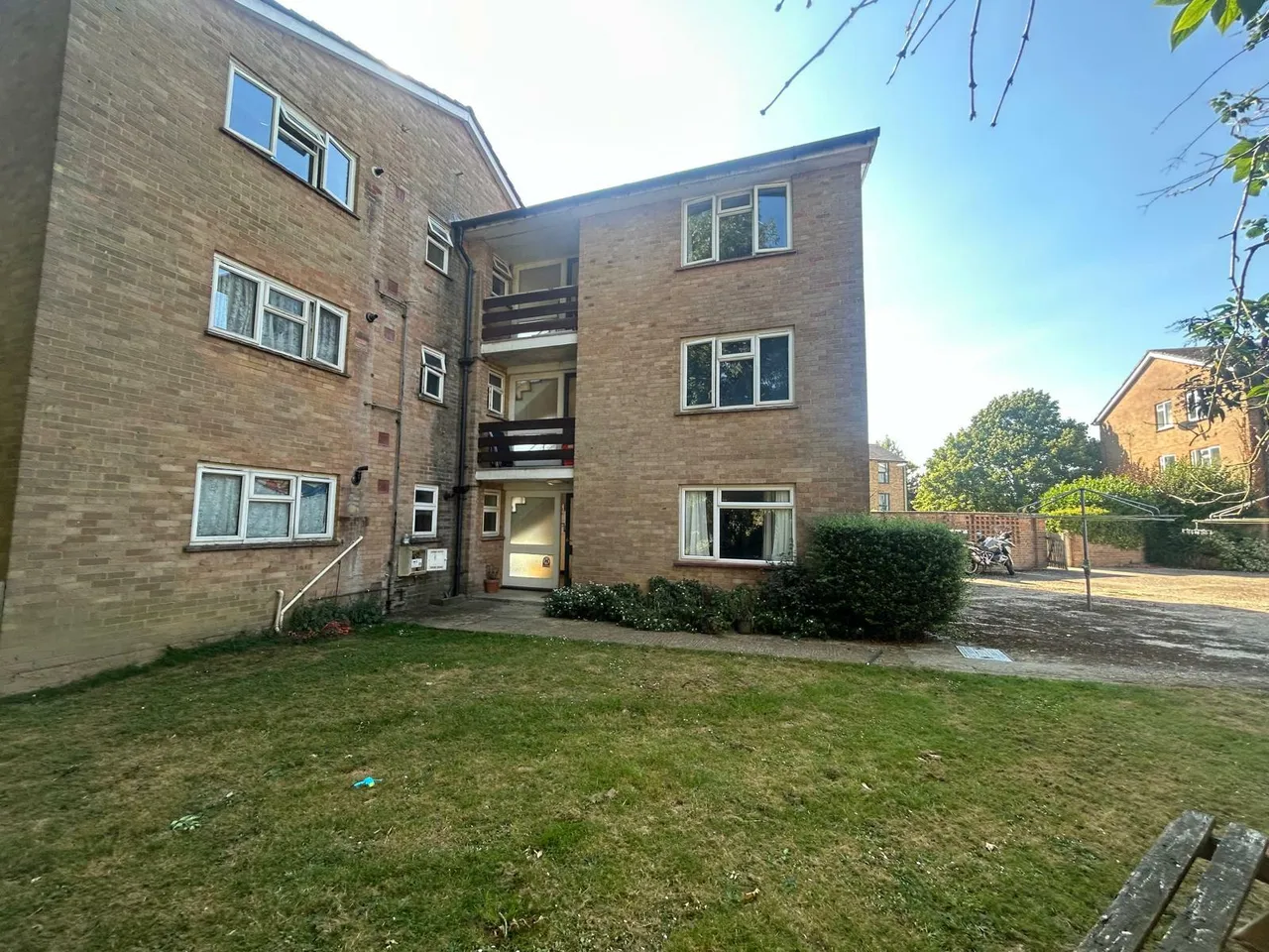 Sleets Road, Broadbridge Heath, RH12, photo 14