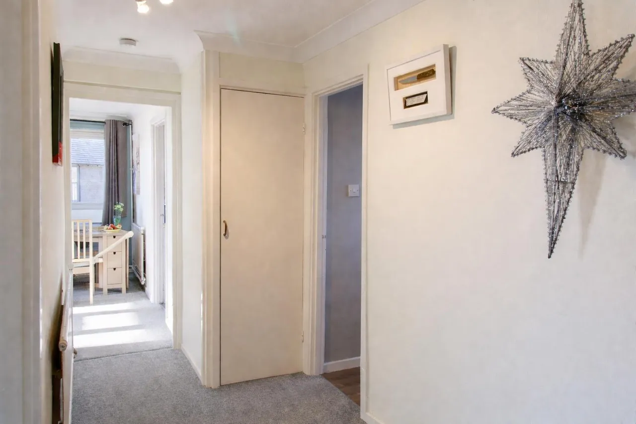 Sleets Road, Broadbridge Heath, RH12, photo 10